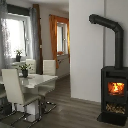 Haus Im Gruenen بيت للعطل باد زل