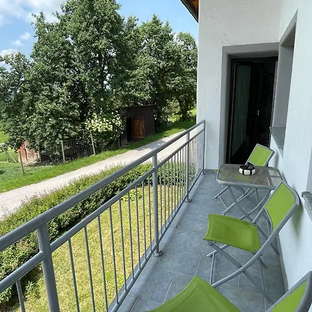 Haus Im Gruenen بيت للعطل *
